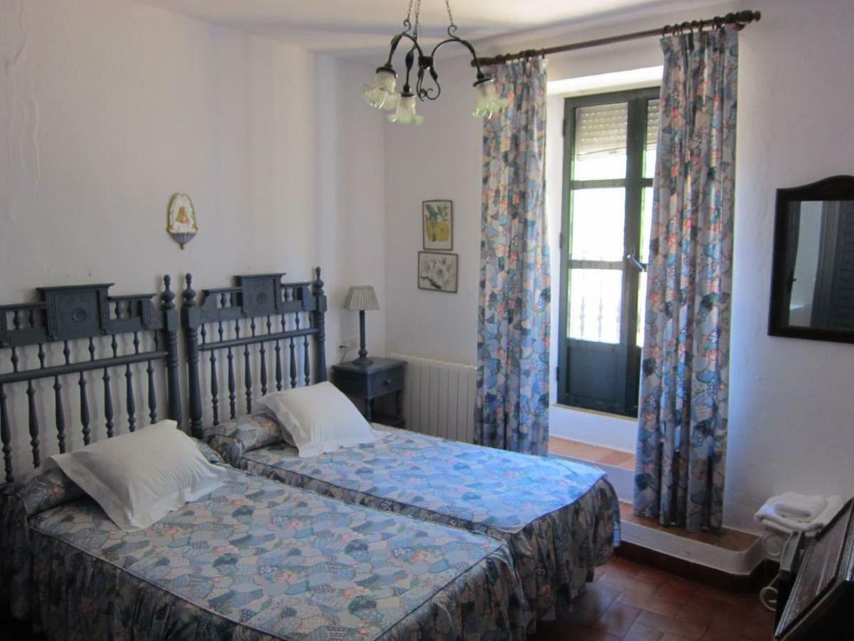 Villa Cortijo El Triguero N-398 Ctra Carmona – El Viso del Alcor Km 18 Exterior foto